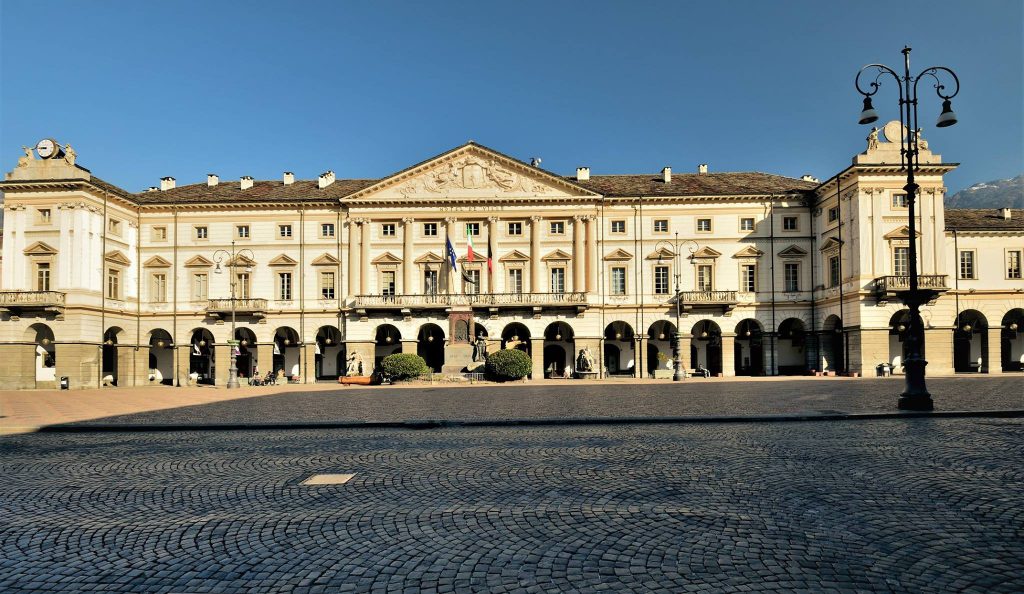 Aosta, piazza Émile Chanoux