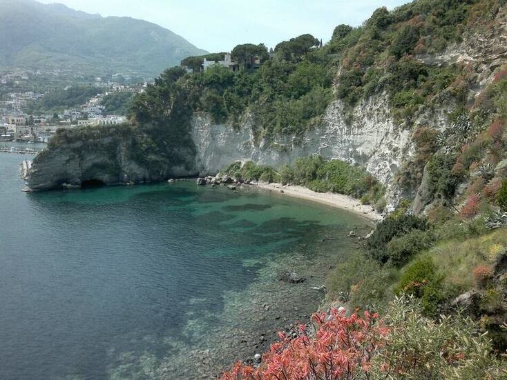 La spiaggia delle Monache a Lacco Ameno