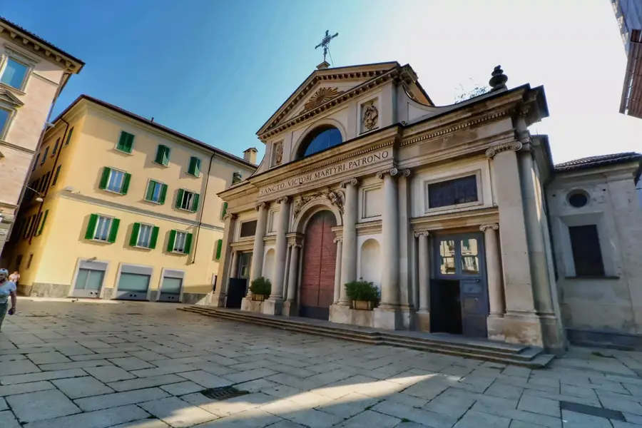 16 Best Things to do in Varese, Italy 7 La Basilica San Vittore. Varese