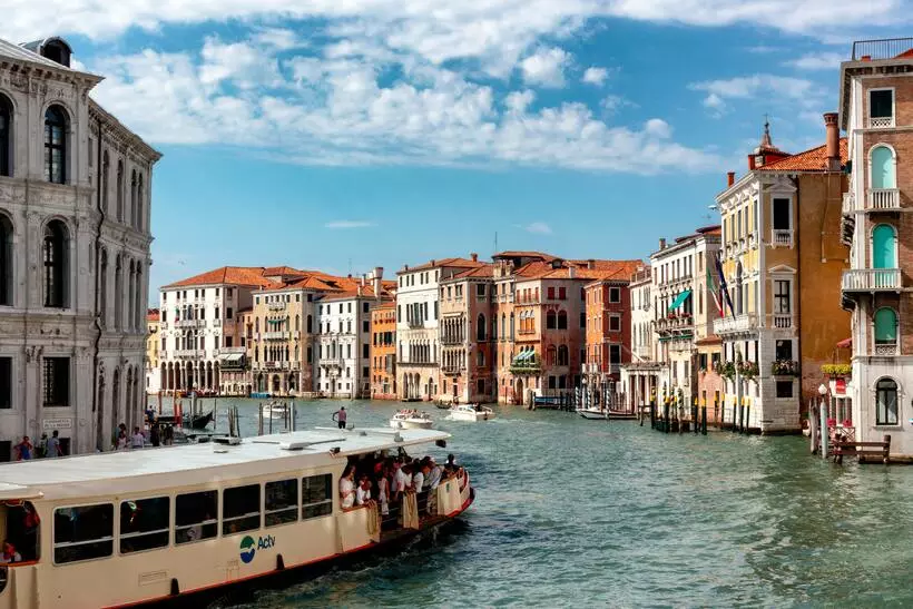 9 Best Honeymoon Destinations in Italy 4 Venice, Italy