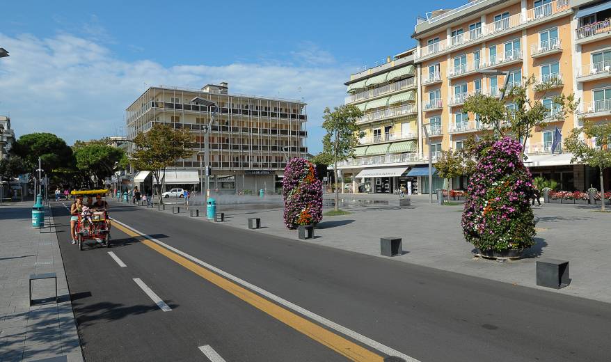 piazza mazzini jesolo