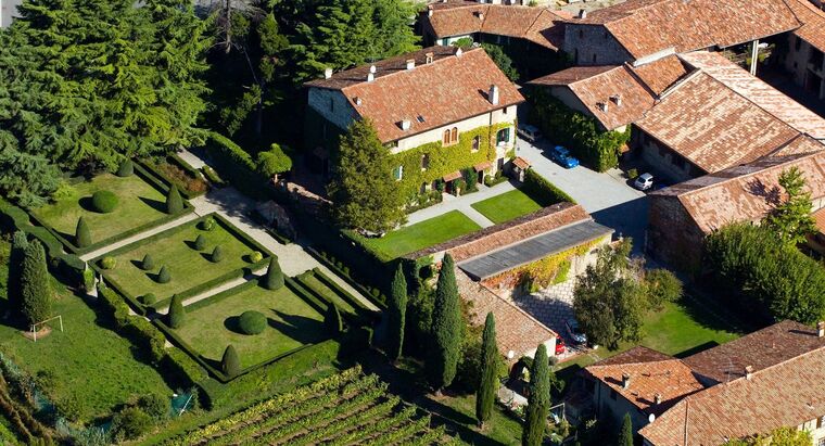 10 Best Wineries to Visit in Franciacorta, Italy 3 Fratelli Berlucchi, Franciacorta