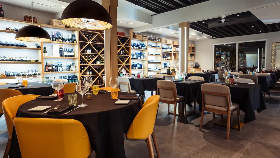 10 Best Italian Restaurants in Miami, FL 2 Ferraro’s Kitchen Restaurant and Wine Bar, Miami