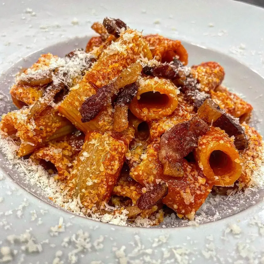 43 Most Popular Pasta Dishes in Italy from Every Region 3 Mezze maniche all’amatriciana
