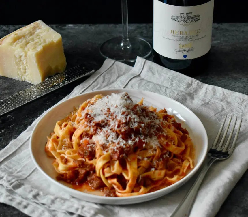 43 Most Popular Pasta Dishes in Italy from Every Region 25 Pasta al ragù