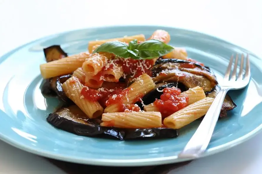 Traditional Sicilian Food – Top 18 Dishes to Try 4 Pasta alla Norma